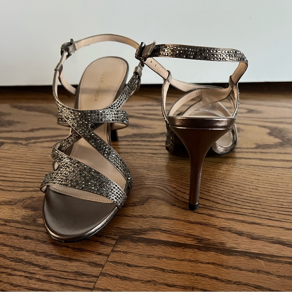 NWOB Pelle Moda pewter pave 4” heels US 7.5